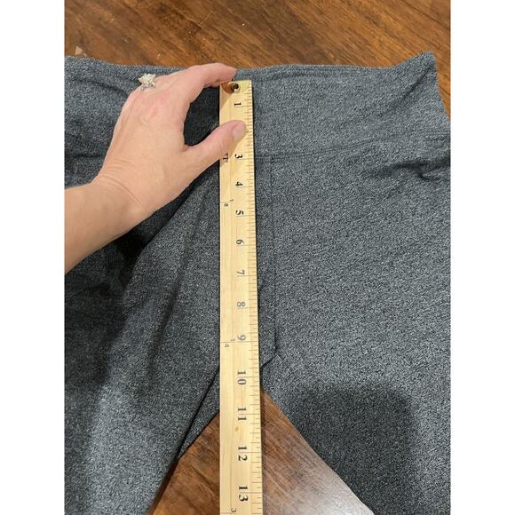Victoria Secret Leggings Women’s Medium Grey Stirrup Capris - Picture 6 of 7